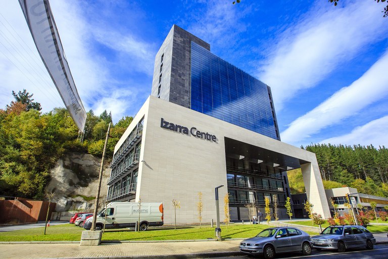 Izarra Center