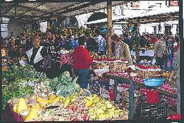 A lo largo del verano en las calles de Deba y Mutriku se podrá disfrutar del ambiente originado por los Mercados Artesanales y Medievales