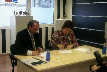 Firmado el Documento de Adhesión de la Oficina de Turismo de Deba a la Red Vasca de Oficinas de Turismo  (ITOURBASK).