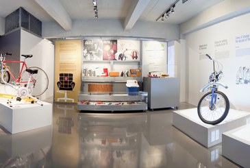 Exposición sobre velomotores eibarreses en el Museo de la Industria Armera