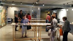 Visitas guiadas gratuitas, talleres y una exposición dedicada al diseñador de moda Ion Fiz en el Museo de la Industria Armera de Eibar 