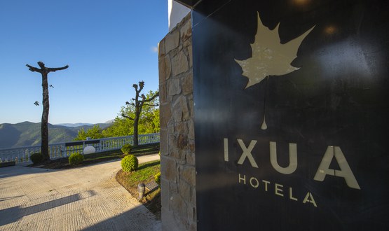 Hôtel Ixua**